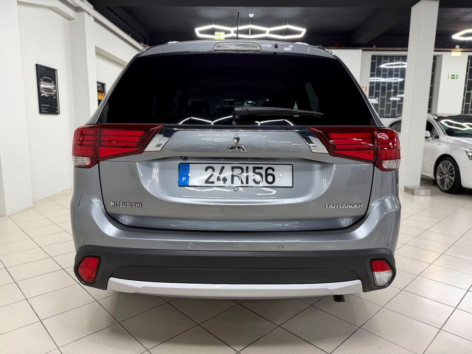 Mitsubishi Outlander 2.2 DI-D Instyle Navi