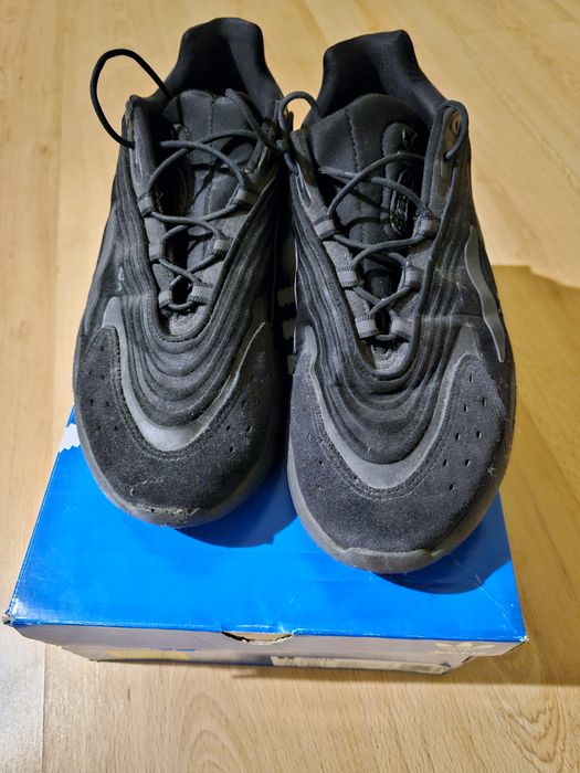 Buty sportowe Adidas 45,5 Ozelia