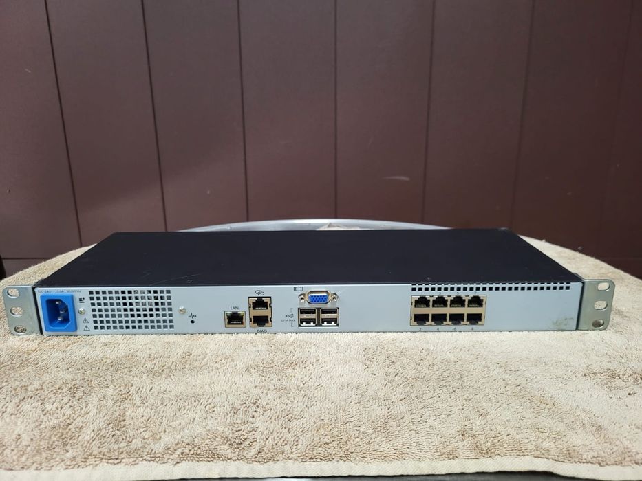KVM-перемикача HPE 0x1x8 G3 KVM Console Switch