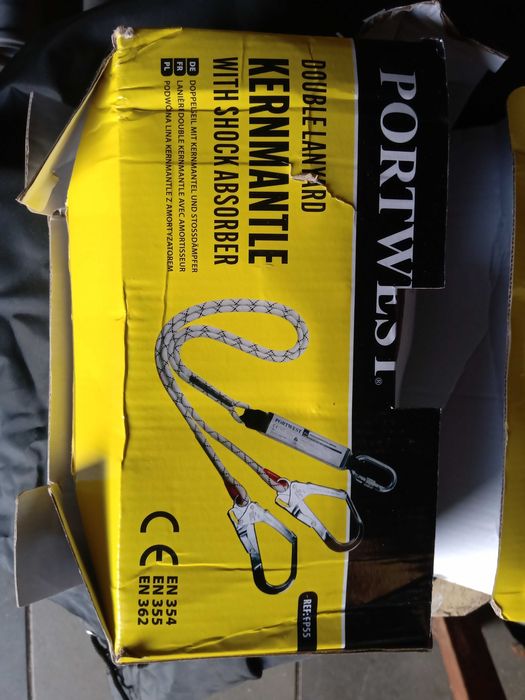 Sprzedam szelki bezpieczeństwa.