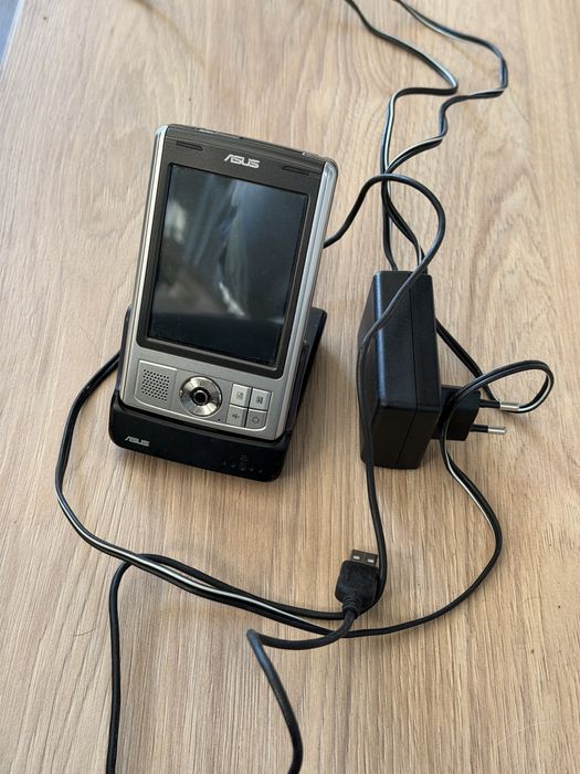 ASUS MyPal A639 PDA palmtop GPS Windows Mobile + stacja, uchwyt, etui