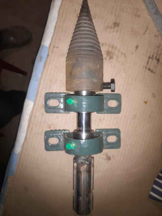 Дровокол гвинтовий для ВОМ трактора і мінітрактора