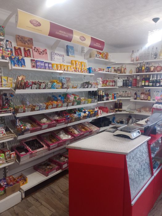 Холодильне обладнання,місце продавця