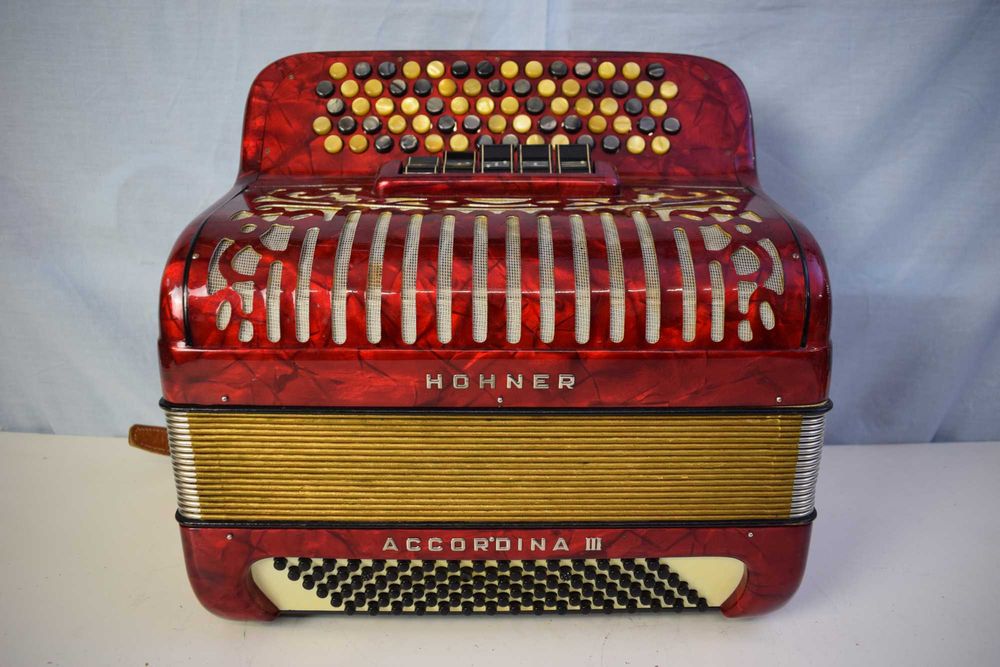 Acordeao Hohner acordina 3 Voz. N 211