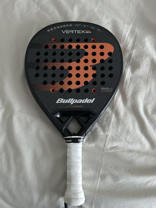 Bullpadel Vertex hybrid 2025