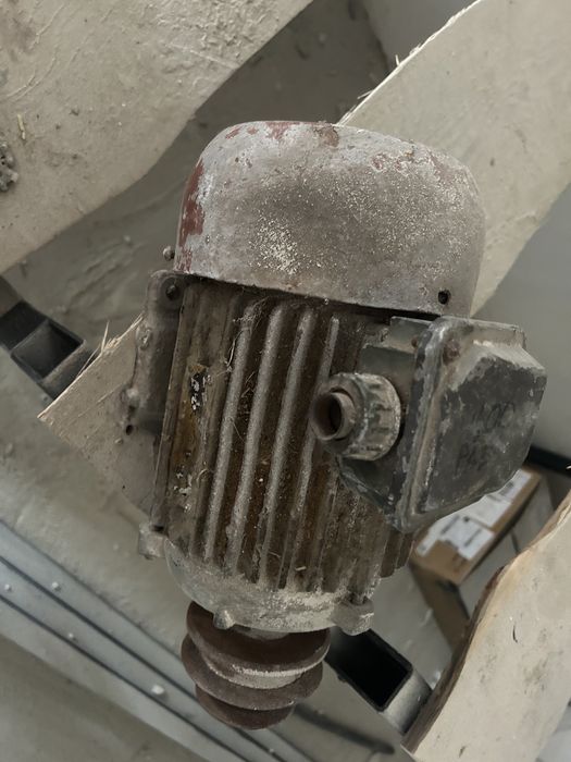 Продам двигун