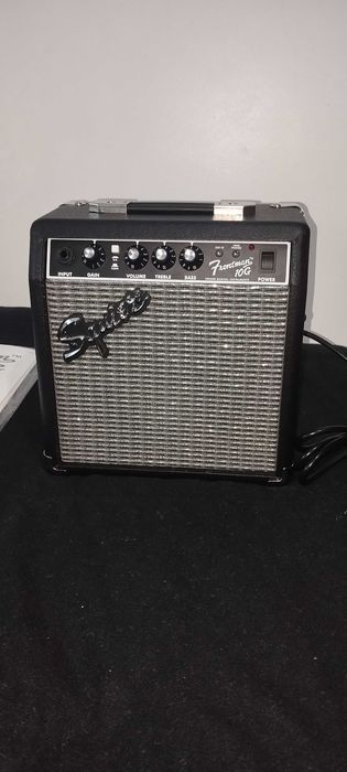 Guitarra elétrica Squier stratocaster - kit completo