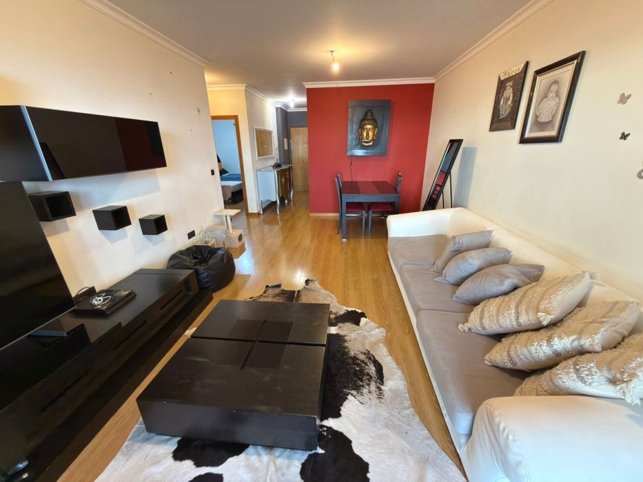 Mobiliário Completo  Moderno – Excelente Estado – Câmara de Lobos