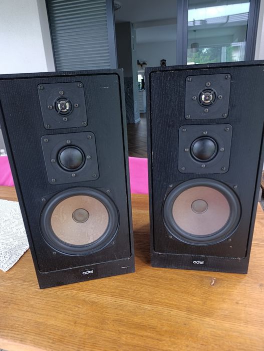 Kolumny stereo Actel
