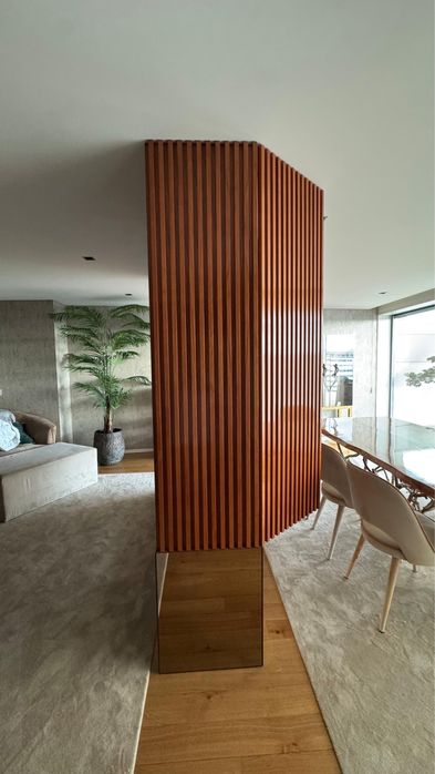 Móvel com suporte para tv e lareira