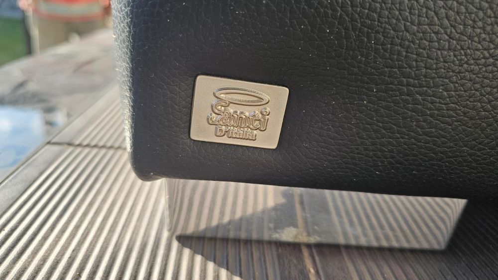 Sofa preto em pele