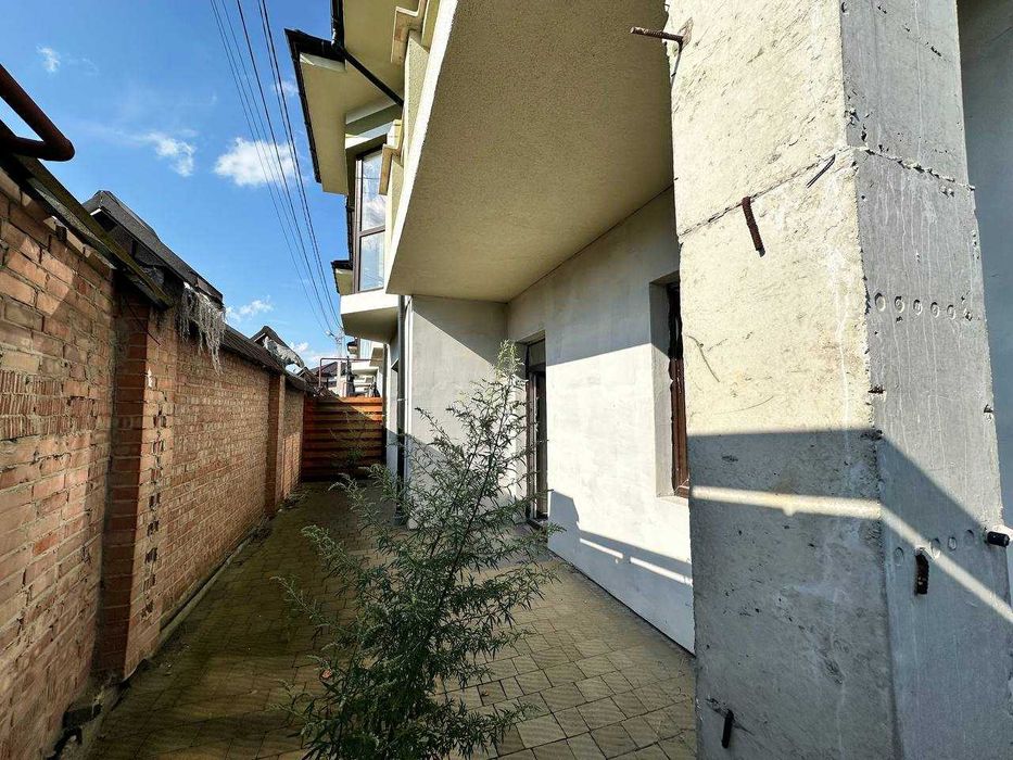 ПРОДАЖ котеджу з видом на озеро | Брюховичі, вул. Курортна