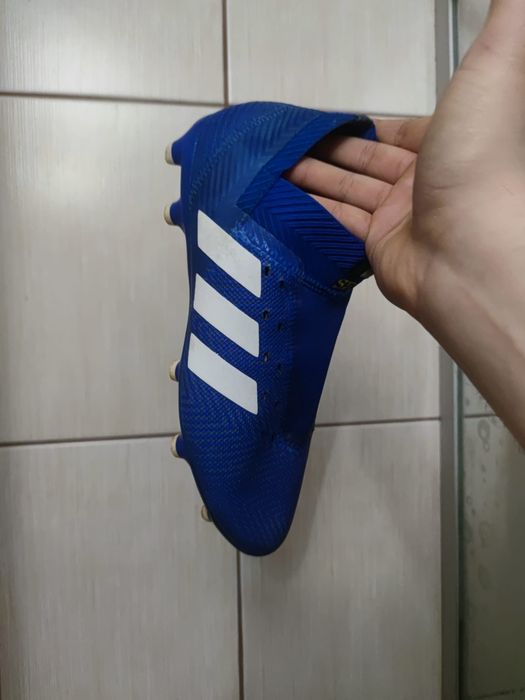 Męskie buty 40  piłkarskie typu lanki marki Adidas, model Nemeziz. Kol