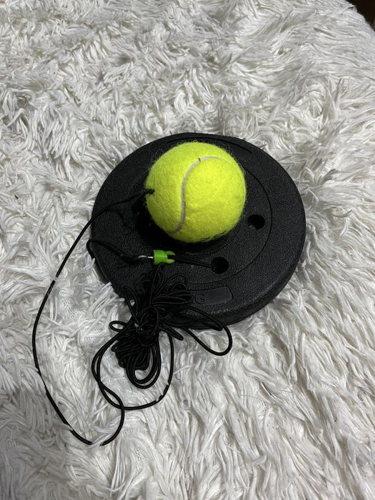 Piłka z gumką do tenisa