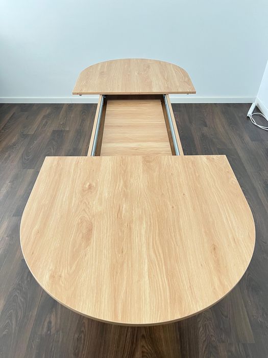 Mesa de jantar oval extensível