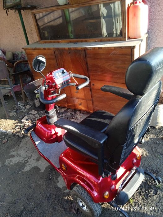 Електро скутер для людей похилого віку