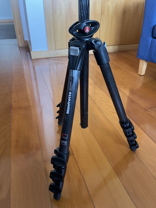 Conjunto de Tripé Manfrotto em Carbono