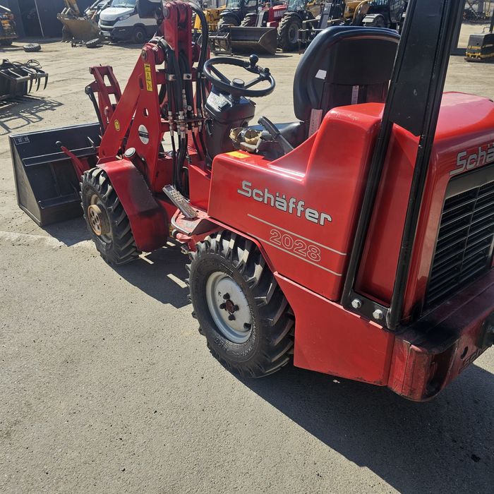 Miniładowarka schaffer 2028