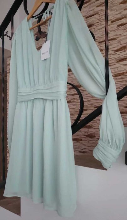 Sukienka o rozkloszowanym kroju