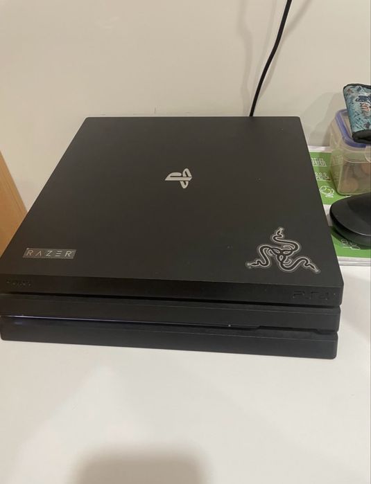 Playstacion 4 pro (1tb) (venda/troca)
