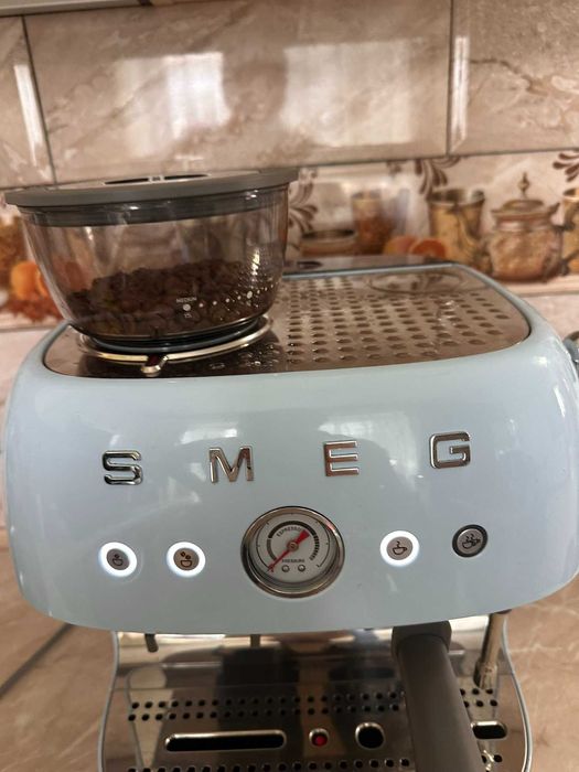Ріжкова кавоварка еспресо SMEG EGF03PBEU Б\У ВЖИВАНА