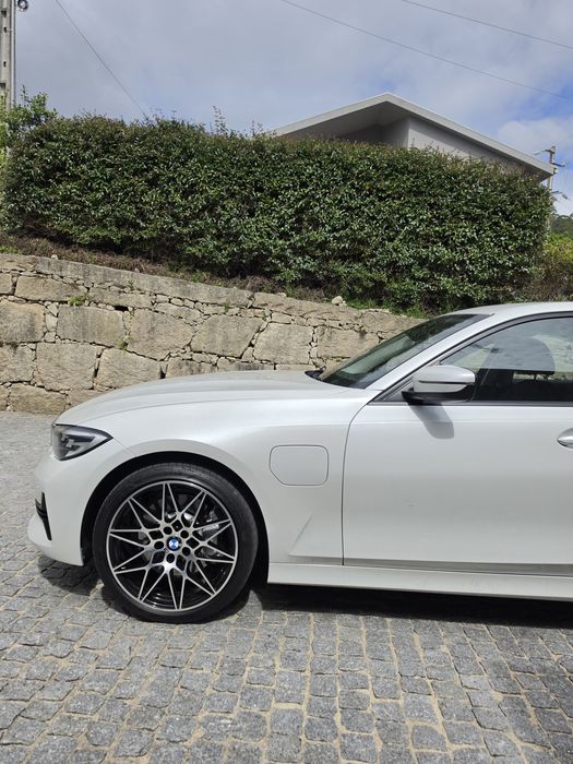 Bmw 330e hibrido plug-in nacional