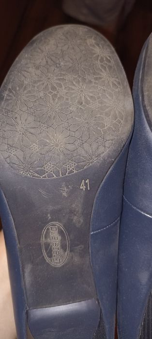 Granatowe buty na obcasie 41 graceland