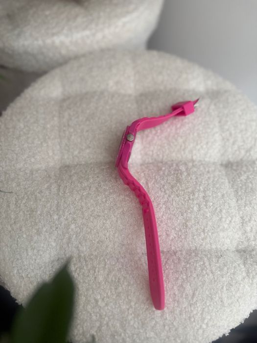 Różowy zegarek OMG