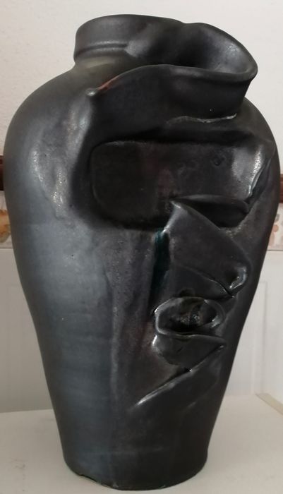 jarra ceramica negra