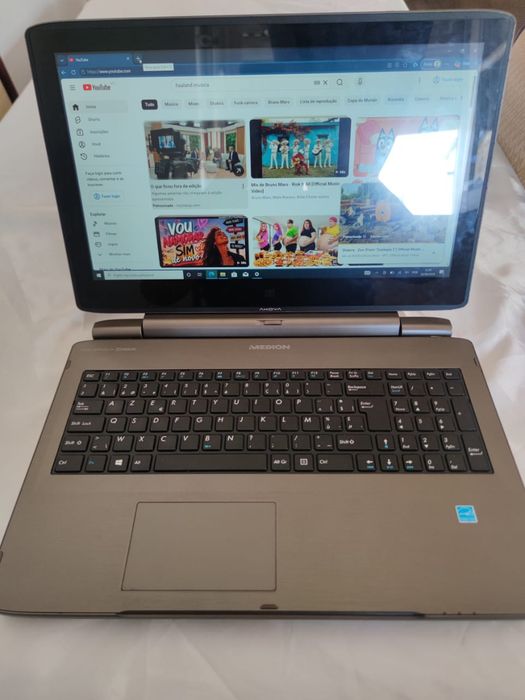 Computador Medion Akoya