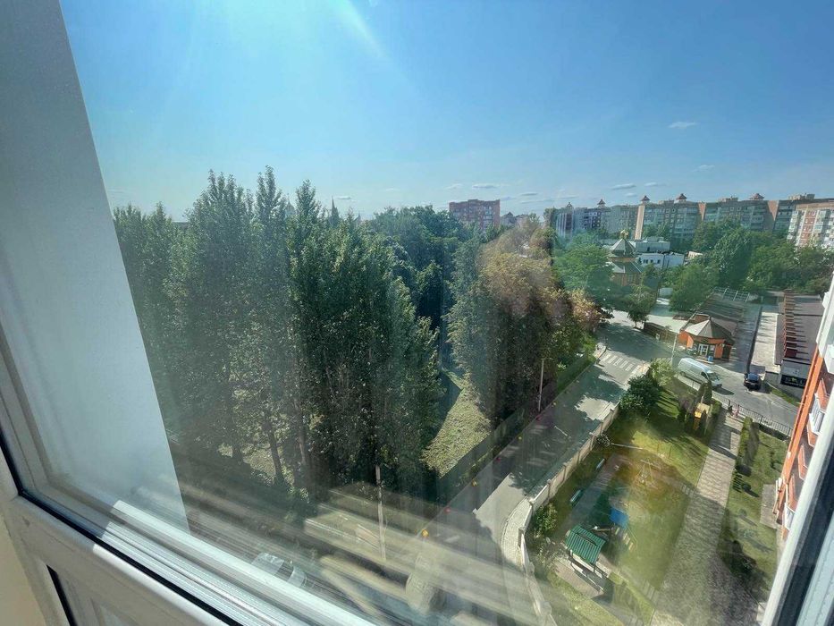 2 кім новобудова Східний кут Канада. Паркова зона, здається вперше.