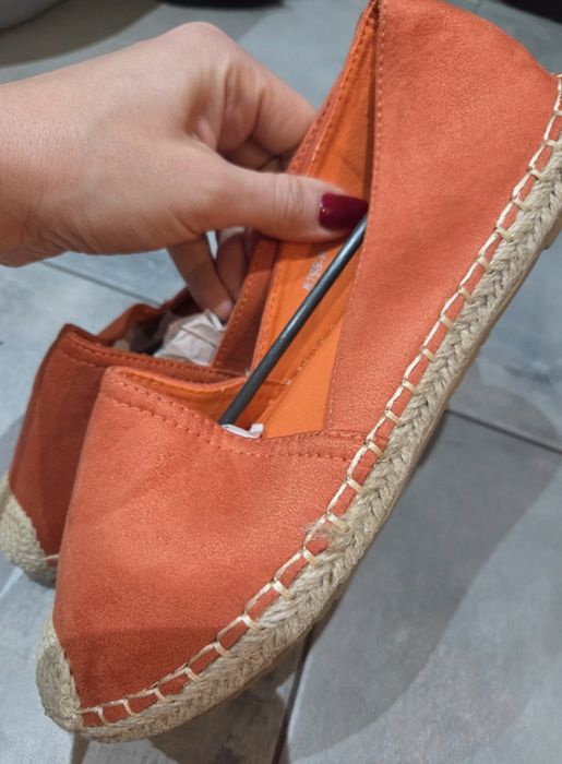 Nowe espadryle pomarańczowe 38