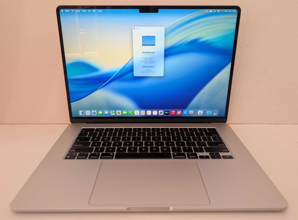 Laptop MacBook Air 15 M3 2024 /15.3 /M3 /8GB /256GB /MacOs Tachoe 26.0
