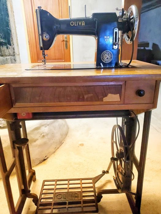 Máquina costura OLIVA
