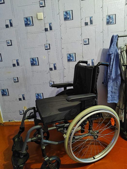 Крісло колісне/ инвалидное кресло Invacare Action 3 NG (Франція)