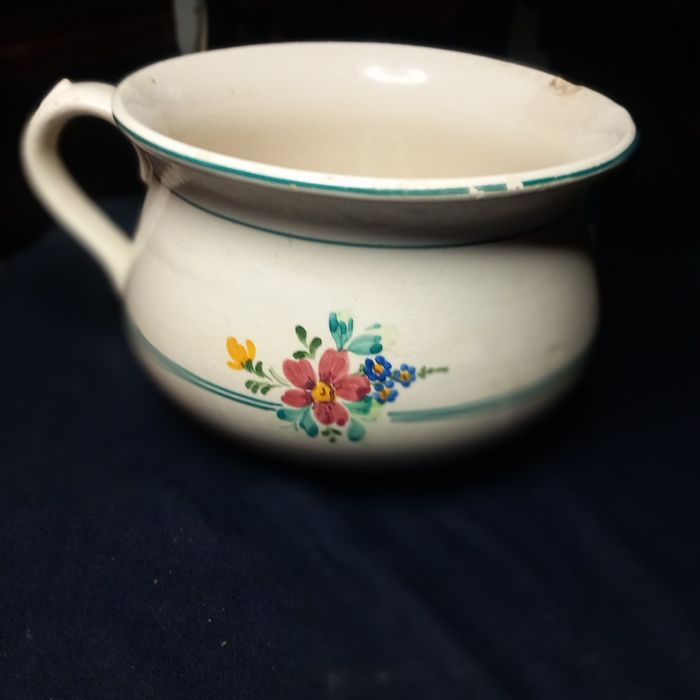 Penico antigo em faiança