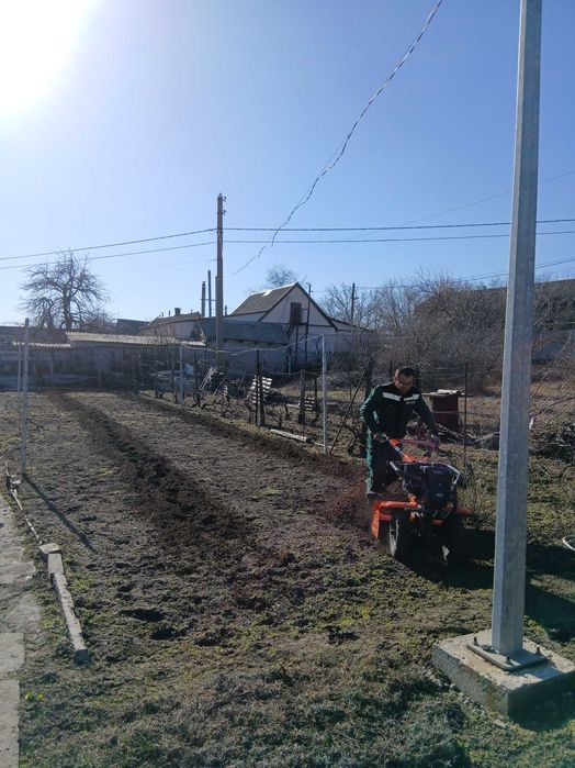 Оранка (вспашка) і культивація землі мотоблоком