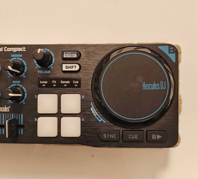 Hercules DJControl Compact Portable DJ Console64586356912131123