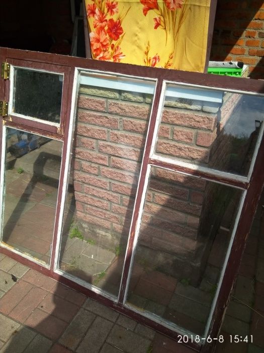Оптом дешевле.Продам оконные рамы с стеклами