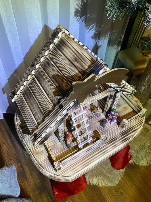 Szopki bożonarodzeniowe z figurkami