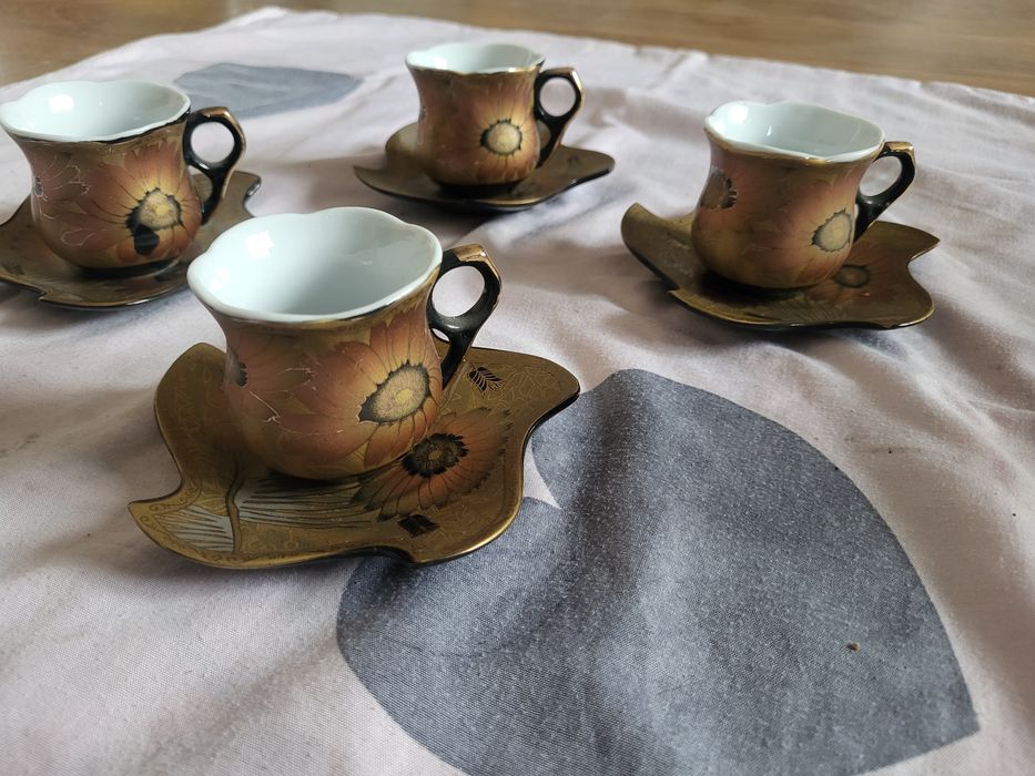 Zestaw 4x filiżanek kawowych .  Zestaw porcelanowy kawowy