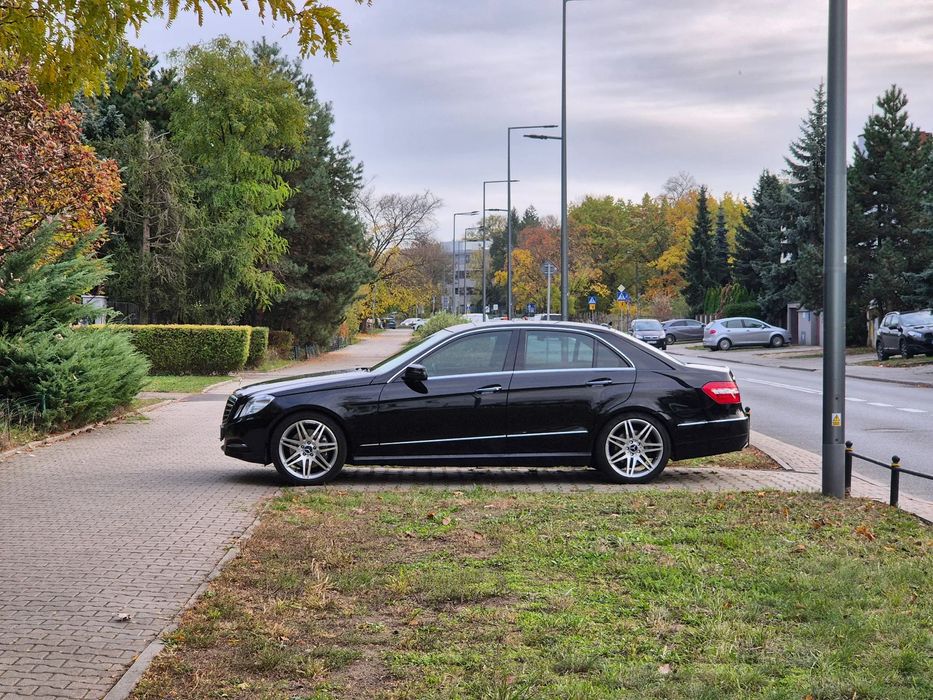 Mercedes-Benz Klasa E E550 4Matic bardzo zadbany