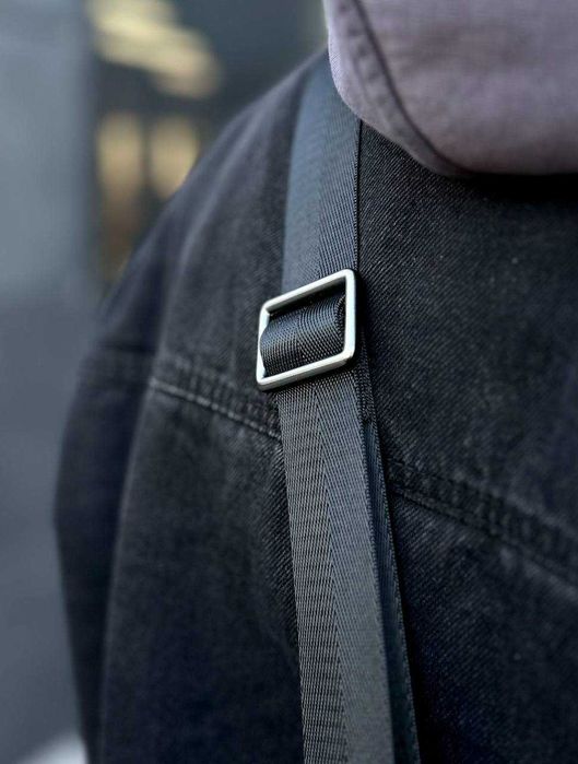 Стильна та мінімалістична шкіряна сумка