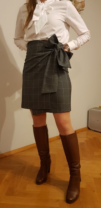 Szara spódnica w kratę z wiązaniem w talii
