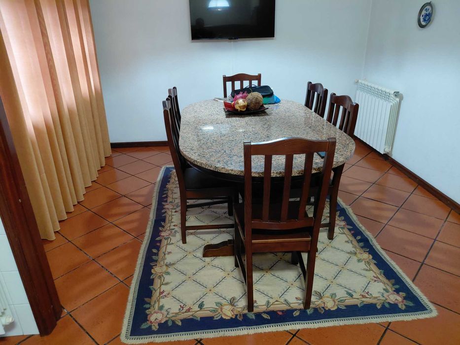 Mesa cozinha com cadeiras