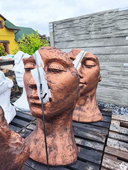 Figura ogrodowa betonowa TWARZ
