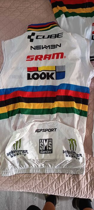 Conjunto equipamentos ciclismo
