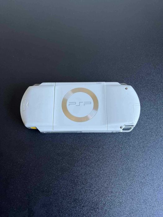 Sony PlayStation Portable 1000 Branca com 100+ Jogos