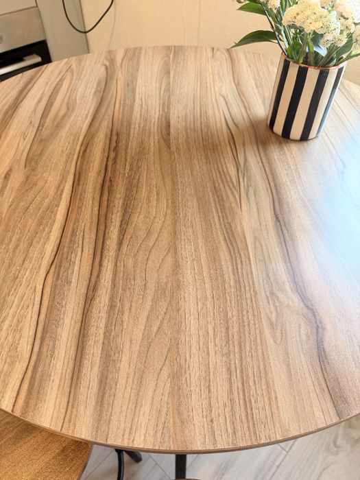 Mesa de bar c/ 2 bancos
