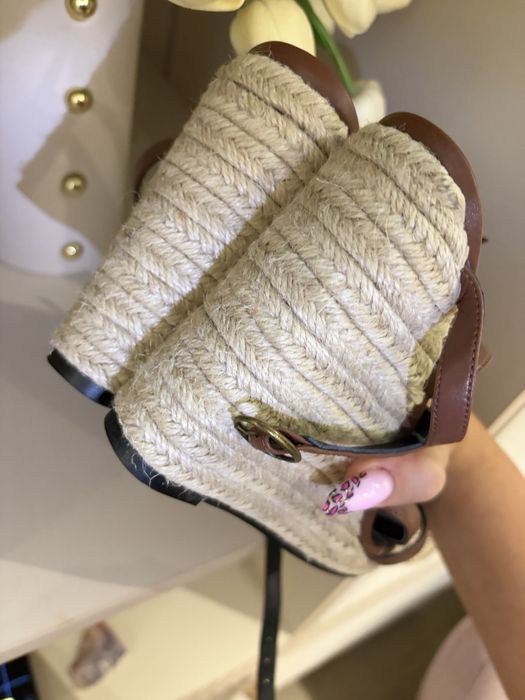 Buty kotyrny sandały szpilki YSL